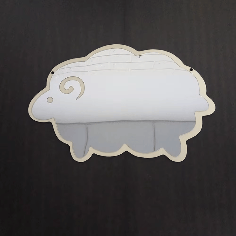 "Veilige houten schaap spiegel, babykamer decoratie, kindvriendelijke spiegel van hout, visuele stimulatie, natuurlijke babykamer inrichting, houten wanddecoratie, veilige spiegel voor baby's, rustiek en speels ontwerp"