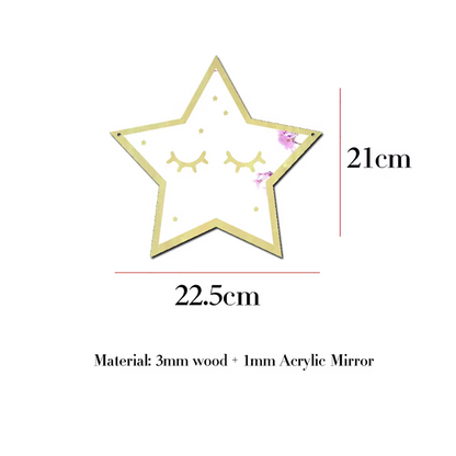 " Schattige ster spiegel voor kinderen, ontwikkelingsgericht ontwerp, ideaal voor in de babykamer."

"Ster spiegel, babykamer decor, kinderkamer accessoires, veilige spiegel, lichtgewicht spiegel, baby spiegel, visuele ontwikkeling, veilige babykamer inrichting, speelse spiegel, kinderkamer styling, babykamer styling, ontwikkelingsgerichte spiegel"
