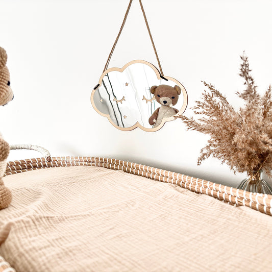 "Veilige houten wolk spiegel, babykamer decor, houten spiegels voor kinderkamer, visuele ontwikkeling, natuurlijke materialen, speelse wanddecoratie, veilige spiegel voor baby’s, lichtgewicht, houten babykamer accessoires""Wolk spiegel, babykamer decor, kinderkamer spiegel, lichte spiegel"

"Speelse wolk spiegel, ontwikkelingsgerichte spiegel, visuele stimulatie"