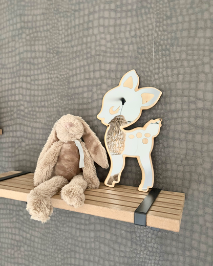 "Veilige houten hert spiegel, babykamer decor, natuurlijke kinderkamer stijl, houten spiegels kindvriendelijk, lichtgewicht en veilig voor baby's, visuele stimulatie, houten wanddecoratie, rustieke babykamer accessoires"